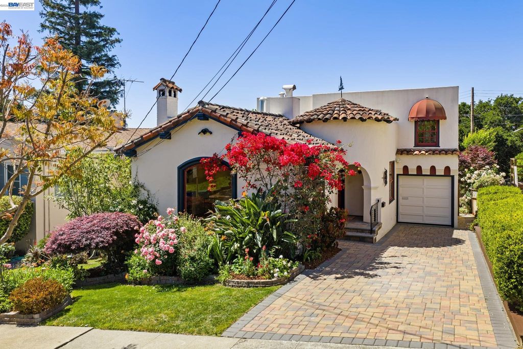 2435 Burlington St, Oakland, CA 94602