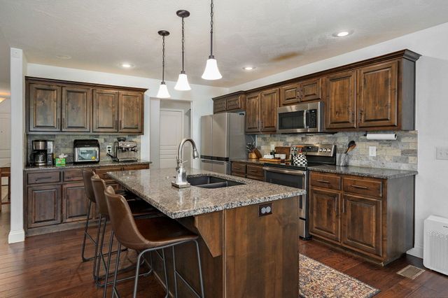 833 E Grouse Road, Nixa, MO 65714