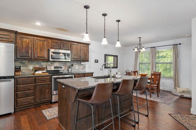 833 E Grouse Road, Nixa, MO 65714