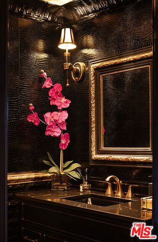 960 N Doheny Drive 306, West Hollywood, CA 90069