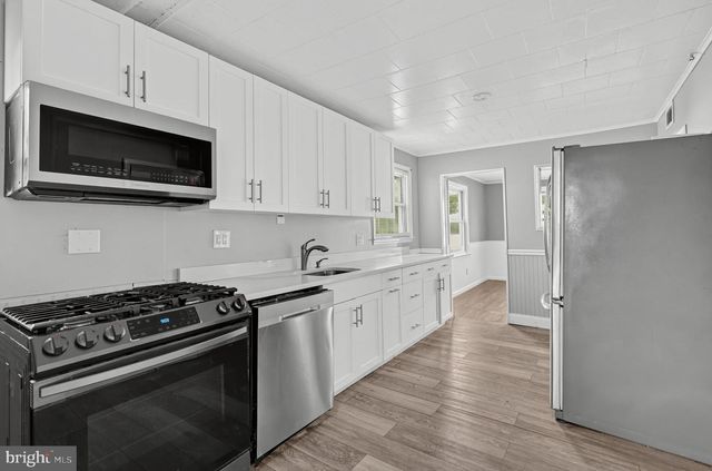 516 W MAIN ST, Maple Shade, NJ 08052