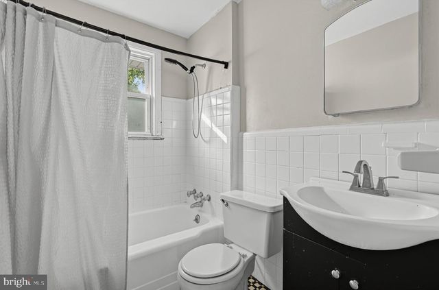 516 W MAIN ST, Maple Shade, NJ 08052