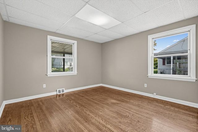 516 W MAIN ST, Maple Shade, NJ 08052