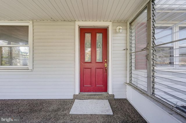 516 W MAIN ST, Maple Shade, NJ 08052