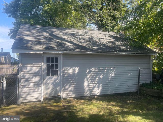 516 W MAIN ST, Maple Shade, NJ 08052