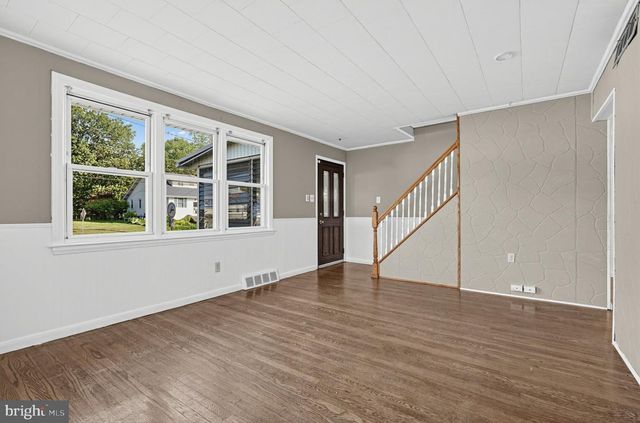 516 W MAIN ST, Maple Shade, NJ 08052