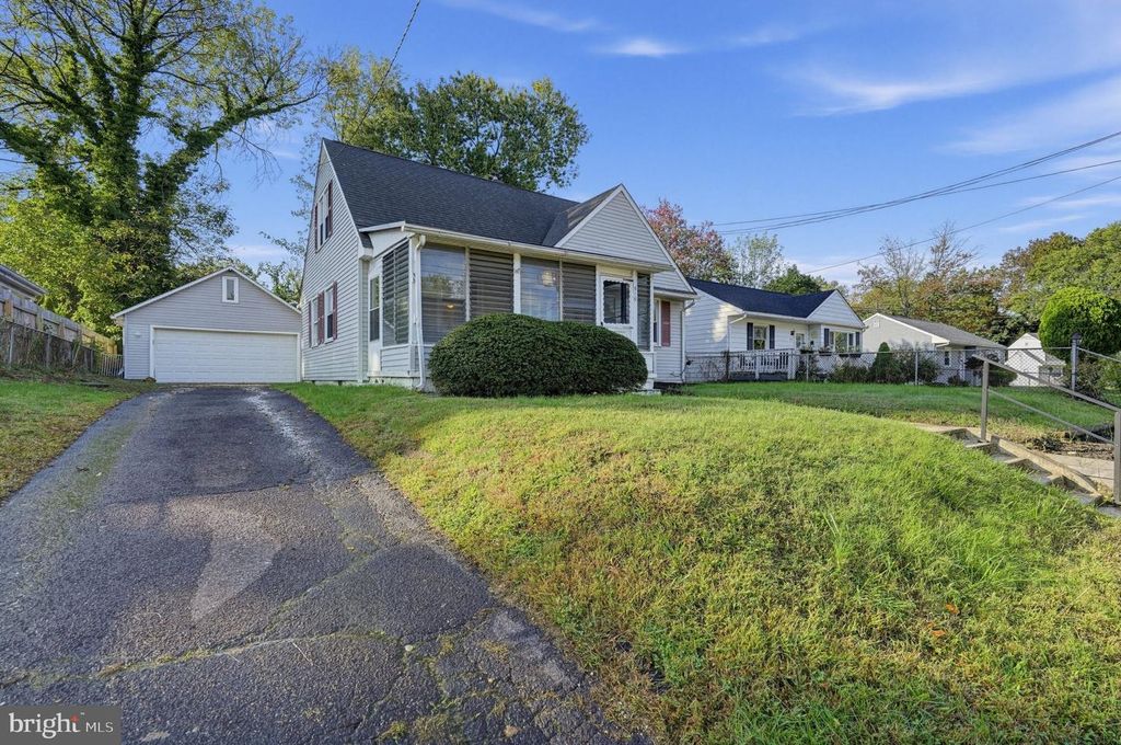 516 W MAIN ST, MAPLE SHADE, NJ 08052 — photo 3