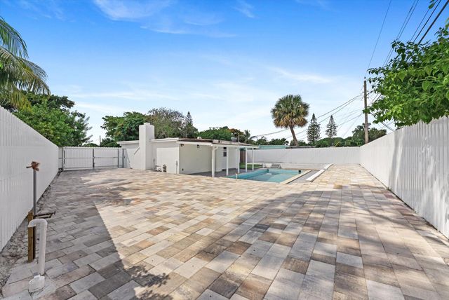 431 Ficus Tree Drive, Lantana, FL 33462