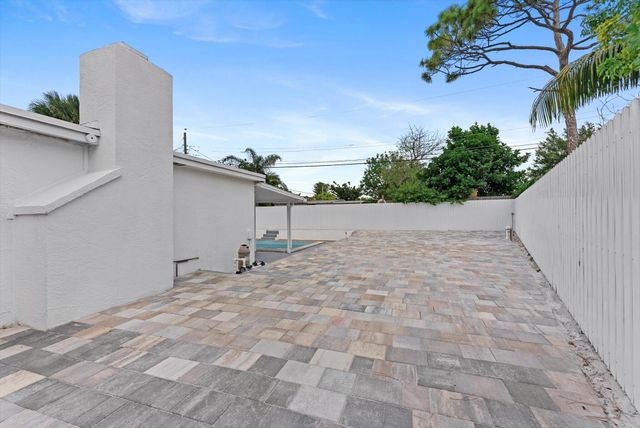431 Ficus Tree Drive, Lantana, FL 33462