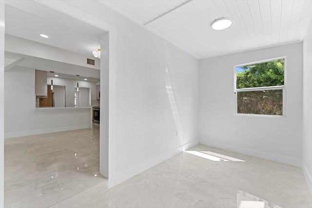 431 Ficus Tree Drive, Lantana, FL 33462
