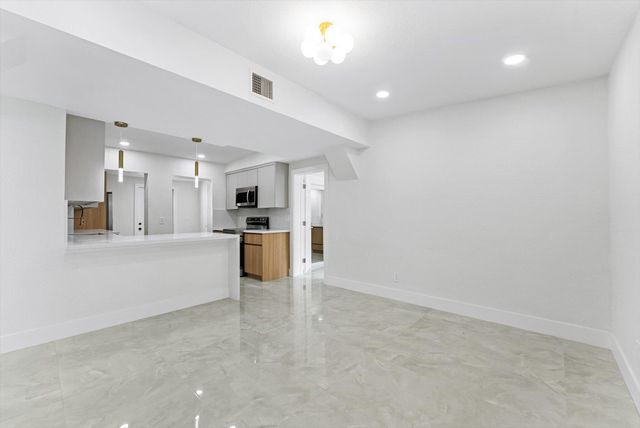 431 Ficus Tree Drive, Lantana, FL 33462