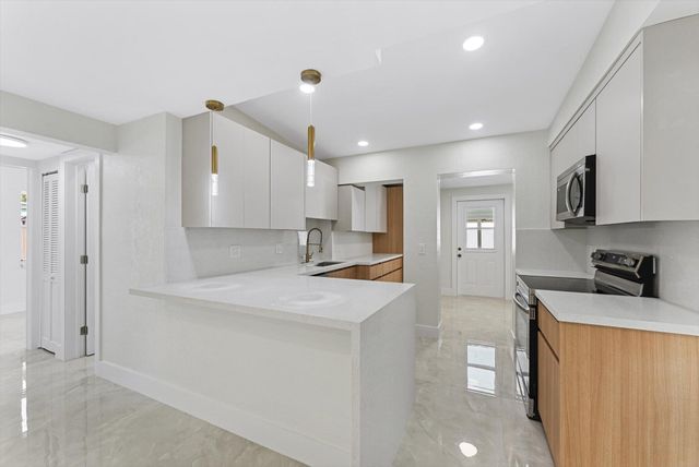431 Ficus Tree Drive, Lantana, FL 33462