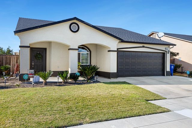 8611 Gardenia Avenue, Parlier, CA 93648