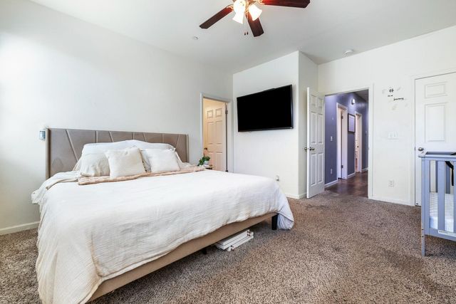 8611 Gardenia Avenue, Parlier, CA 93648