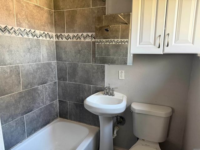 9216 W 6th Street, Little Rock, AR 72205