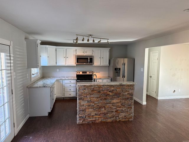 9216 W 6th Street, Little Rock, AR 72205