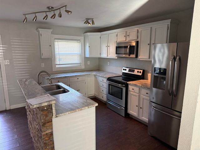 9216 W 6th Street, Little Rock, AR 72205