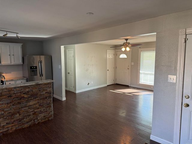 9216 W 6th Street, Little Rock, AR 72205