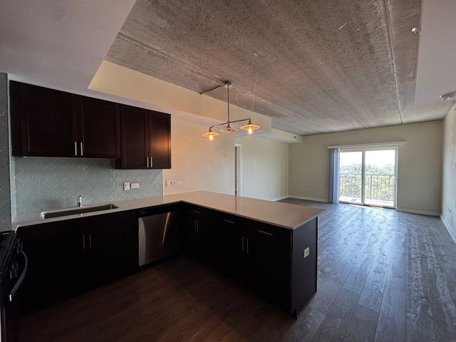 1323 W Morse Avenue 608, Chicago, IL 60626