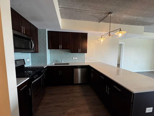 1323 W Morse Avenue 608, Chicago, IL 60626