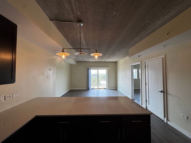 1323 W Morse Avenue 608, Chicago, IL 60626