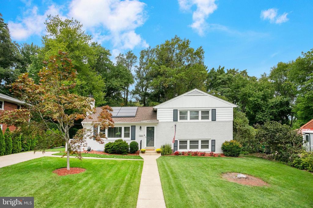 1912 SWAN TER, Alexandria, VA 22307