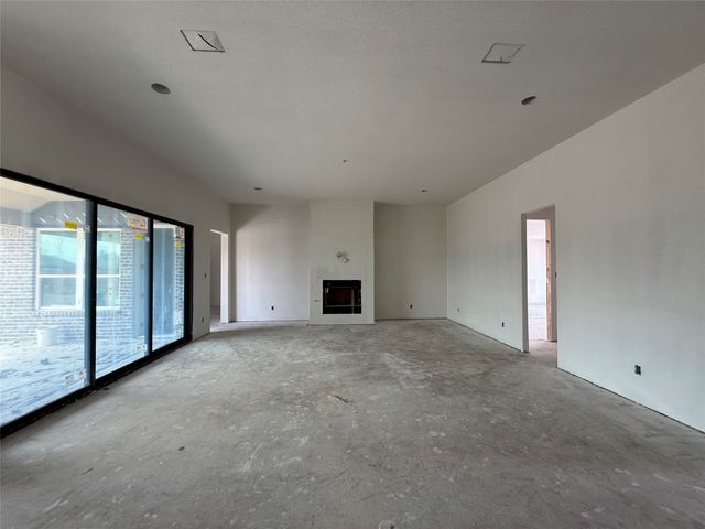 129 Mikasi, Godley, TX 76044