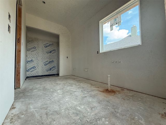 129 Mikasi, Godley, TX 76044