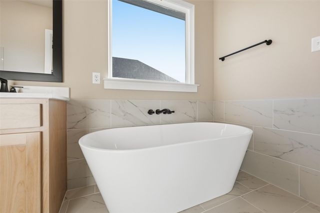 129 Mikasi, Godley, TX 76044