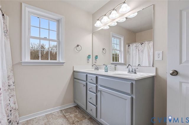 7541 Rolling Hill Rd, Hopewell, VA 23860