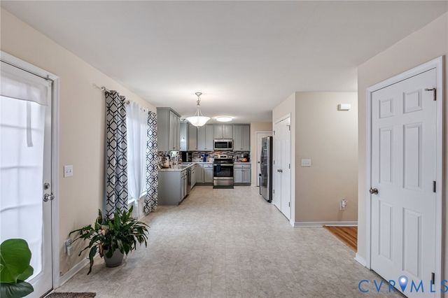 7541 Rolling Hill Rd, Hopewell, VA 23860