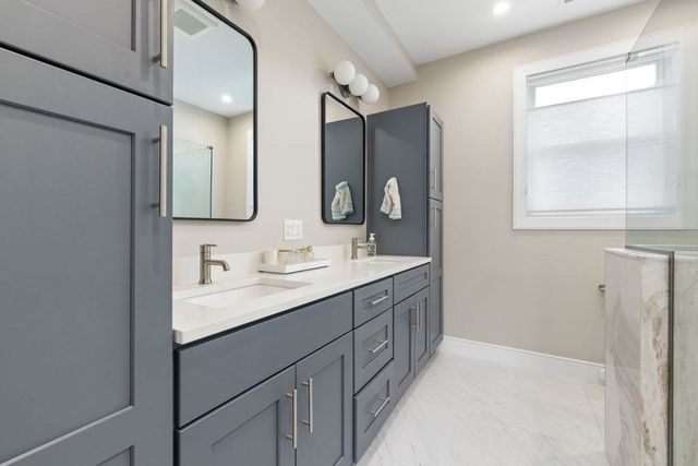 167 Chapel St 167, Newton, MA 02458