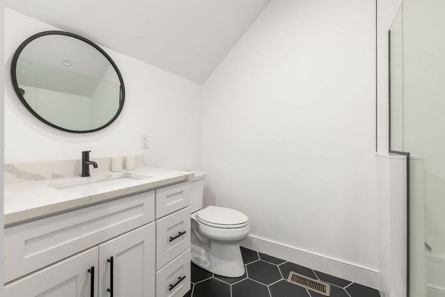 167 Chapel St 167, Newton, MA 02458