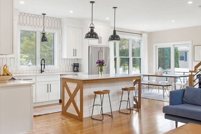 167 Chapel St 167, Newton, MA 02458