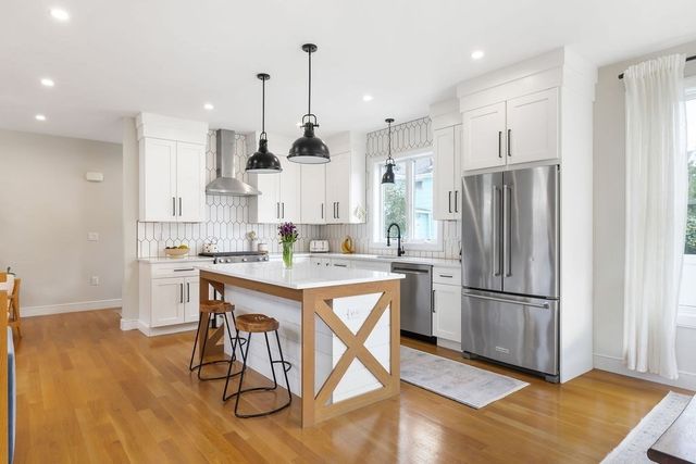 167 Chapel St 167, Newton, MA 02458