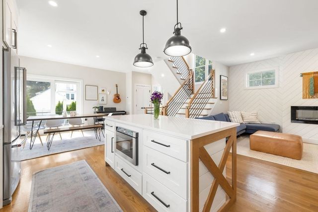 167 Chapel St 167, Newton, MA 02458