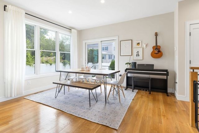 167 Chapel St 167, Newton, MA 02458