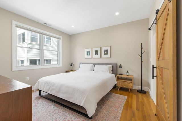 167 Chapel St 167, Newton, MA 02458