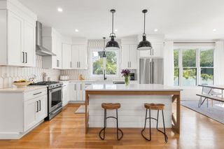 167 Chapel St 167, Newton, MA 02458