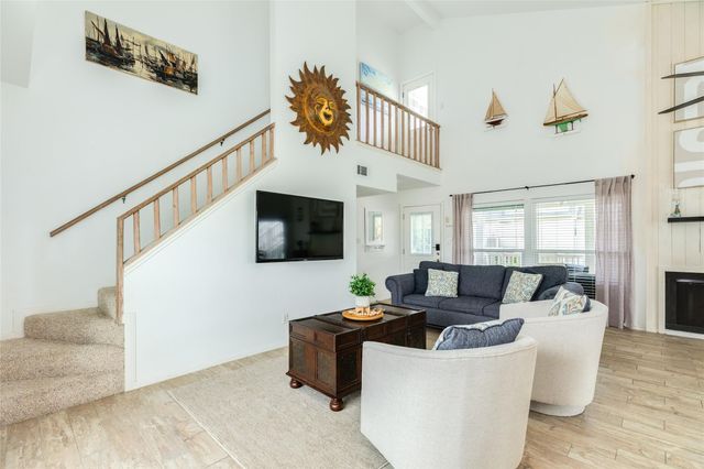 13827 Pirates Beach Boulevard, Galveston, TX 77554