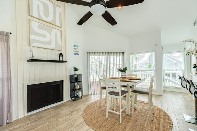 13827 Pirates Beach Boulevard, Galveston, TX 77554
