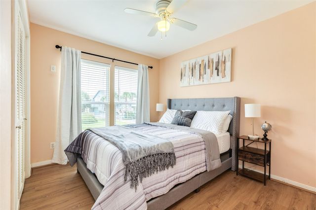 13827 Pirates Beach Boulevard, Galveston, TX 77554