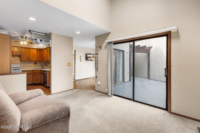 84 Diamond Lane, Old Bridge, NJ 08857