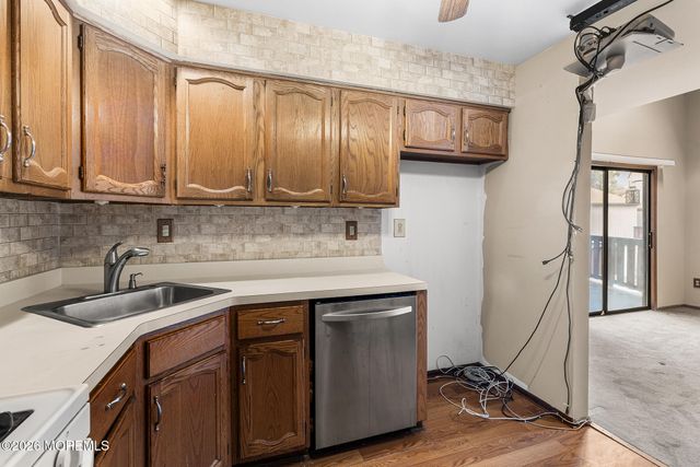 84 Diamond Lane, Old Bridge, NJ 08857