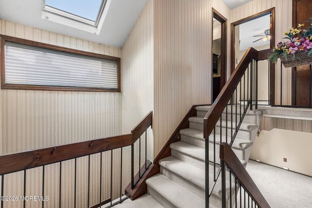 84 Diamond Lane, Old Bridge, NJ 08857