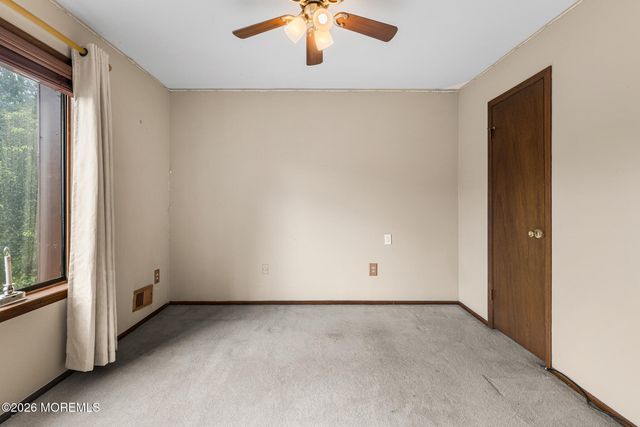 84 Diamond Lane, Old Bridge, NJ 08857