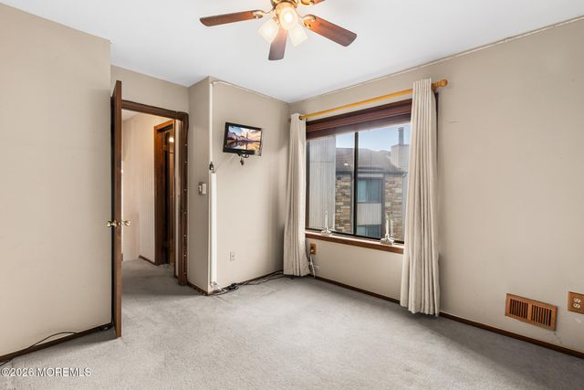 84 Diamond Lane, Old Bridge, NJ 08857