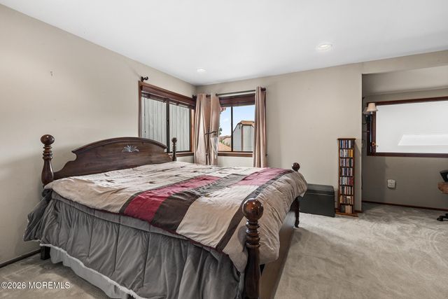 84 Diamond Lane, Old Bridge, NJ 08857