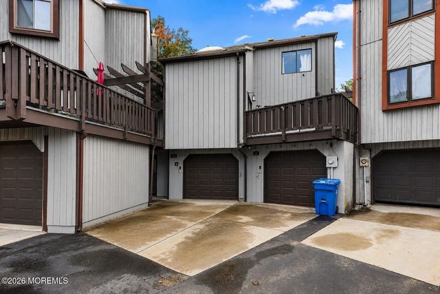 84 Diamond Lane, Old Bridge, NJ 08857