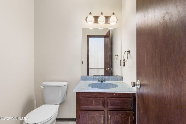 84 Diamond Lane, Old Bridge, NJ 08857